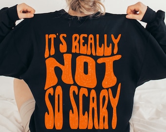 Moletom não tão assustador | Camisa do Dia das Bruxas da Disney | Halloween da Disney | Camisetas Disney | Camisa do reino mágico de <br> Crie Seu Próprio Produto! Moletom Disney | Camisa Disney