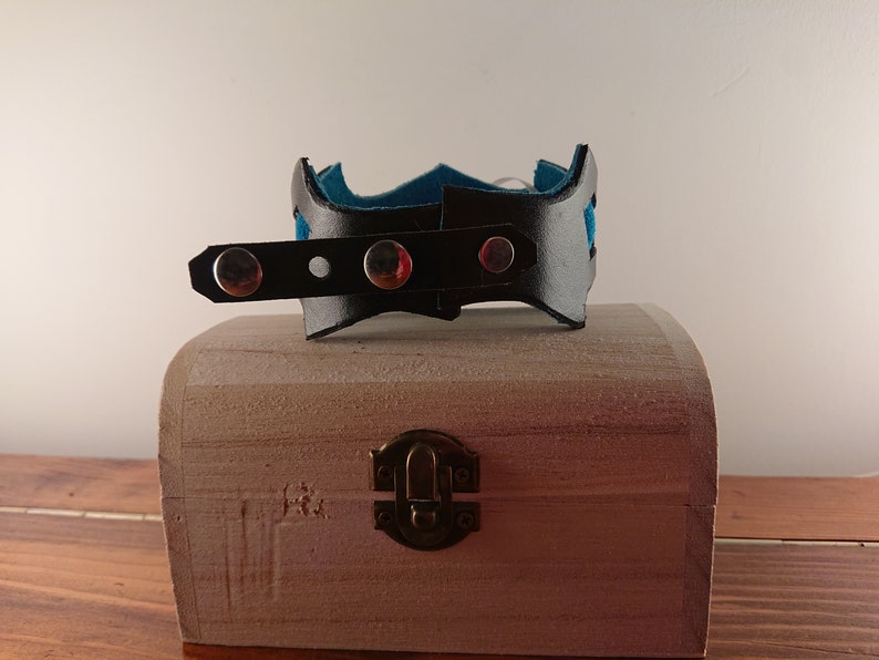teal and black with nickel plate fittings 10-12 Thorn Silhouette Leather Cuff Bracelet SALE Lace and Lakes