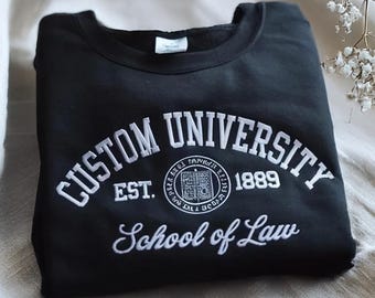 Broderad anpassad collegetröja: Personlig universitetspresent