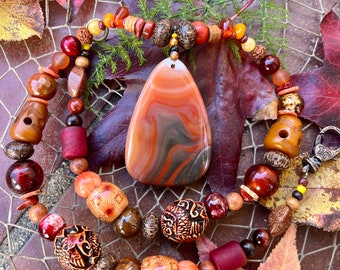 Sunset Lover Agate Pendant Beaded Necklace