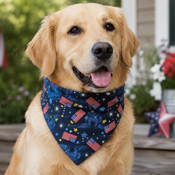 Pañuelo patriótico para perros, pañuelo para perros del 4 de julio, bufanda patriótica para mascotas, estrellas y banderas, hecho en EE. UU., se desliza sobre el collar.