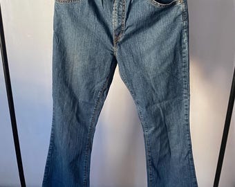 Calça jeans Levi's 525 Vintage Slim Fit Bootcut – Corte Flare, Azul Médio – Cintura 33 x Comprimento 32 (Cintura Alta/Média) – Jeans Stretch Autêntico