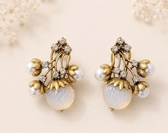 Brass Floral Earrings, Bridesmaid Earrings, Pearl Earrings, Gift for Her