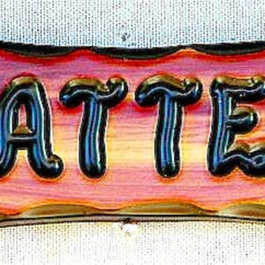 CedarCutts Rustikale geschnitzte 3,5 "x 10" x 1" Hundeknochenform Rotes Zeder Holzschild