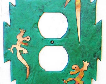 CopperCutts Lizard Family 4.25" x 6" Outlet Cover Rustic Copper & Wood