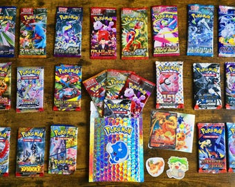 ¡Paquete Misterioso de JCC Pokémon! – ¡4 Paquetes de Refuerzo Sellados! + Cartas Pokémon EX/V/Ultra Raras!
