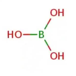 Può includere: Diagramma di una struttura chimica, probabilmente una molecola. L'atomo centrale, etichettato 'B' in verde, è collegato a tre gruppi 'OH', ciascuno in rosso, tramite linee verdi. Sfondo bianco.