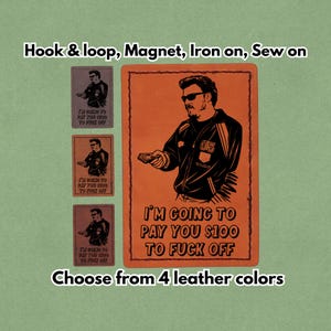 Puede incluir: Un letrero de madera rústico con la frase "Welcome to our porch" en letras blancas. El letrero presenta un acabado envejecido y un diseño sencillo y acogedor, ideal para la decoración exterior.