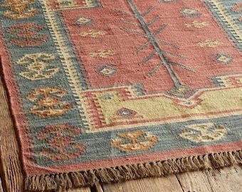 Handwoven Wool Jute Kilim Rug: Oriental Dhurrie with Geometric Motifs (4x6 ft)