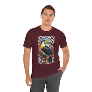 Vintage Tukan-Kunst-T-Shirt, buntes exotisches Vogel-Grafik-T-Stück, einzigartiges kastanienbraunes Unisex-Hemd