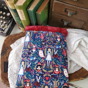 Alice in Wonderland Booksleeve