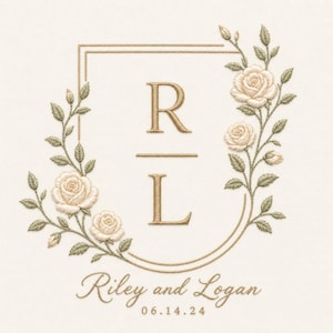 Puede incluir: Un diseño de bordado que presenta las letras R y L centradas dentro de un marco rectangular dorado. El marco está adornado con rosas de color crema y hojas verdes. Debajo del marco, el texto dice Riley and Logan con la fecha 06.14.24.