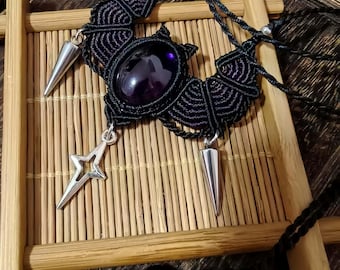 Collier chauve-souris gothique en macramé, cristal améthyste, noir et violet, pendentif sorcière