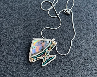 Pendentif labradorite enroulé de fil de cuivre, collier de pierres précieuses fait main, motif poisson