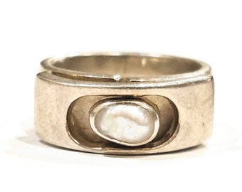 LILLY BARRACK Pearl Ring Vintage Sterling & Pearl Artisan, Handmade Ring