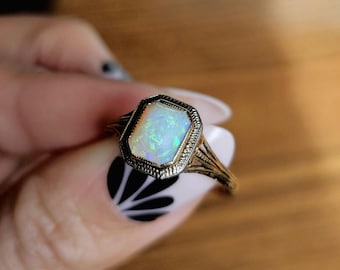 Pierścionek z opalem w stylu art déco – złoto 14k z wyciętym wzorem, rozmiar 11