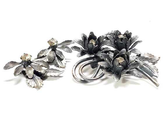 Vintage Rhinestone Flower Brooch Earring Set: Mir… - image 3