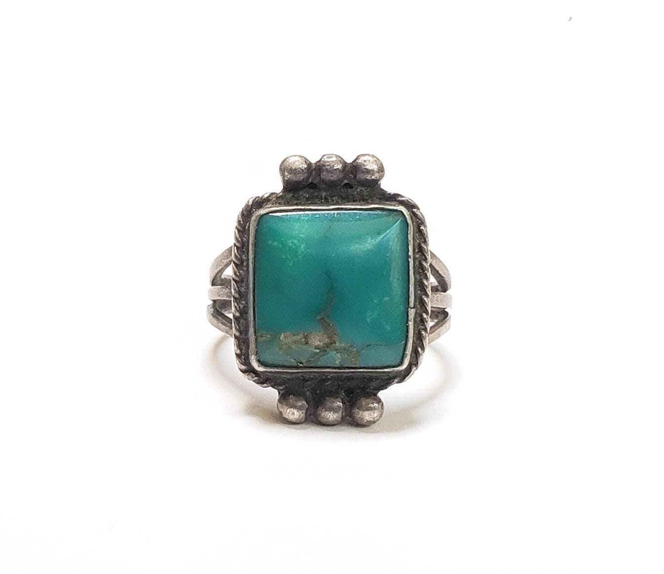 Modernist 1930s Natural Turquoise Stone Ring on Square Silver