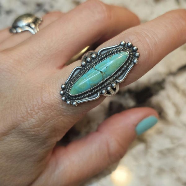 Anillo de turquesa navajo vintage de los años 60, anillo de plata de ley con turquesa para mujer, talla 5,5