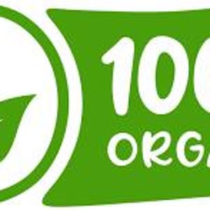 Puede incluir: Un gr&aacute;fico verde y blanco con las palabras "100% ORGANIC" en texto blanco sobre un fondo verde. Un dise&ntilde;o de hojas verdes est&aacute; dentro de un c&iacute;rculo verde en el lado izquierdo de la imagen.