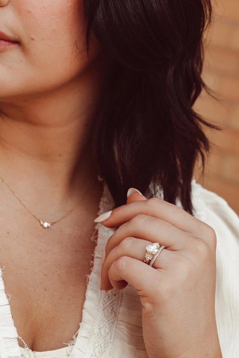 2CT Oval Cut Moissanite Engagement Ring, 14k Solid Gold Wedding Ring - Etsy