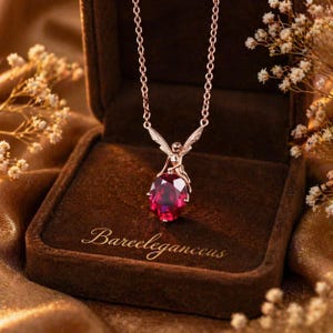 Colgante de rubí ovalado con forma de elfo, hada alada, ángel, piedra preciosa rosa, estilo flotante, collar con cadena de oro rosa de 14k, regalo para mujer, piedra de nacimiento de julio