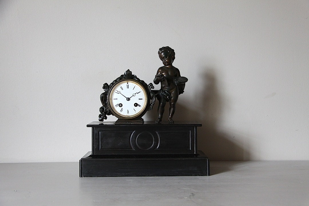 Antique Français Marbre Chérubin Mantle Horloge Napolean Iii