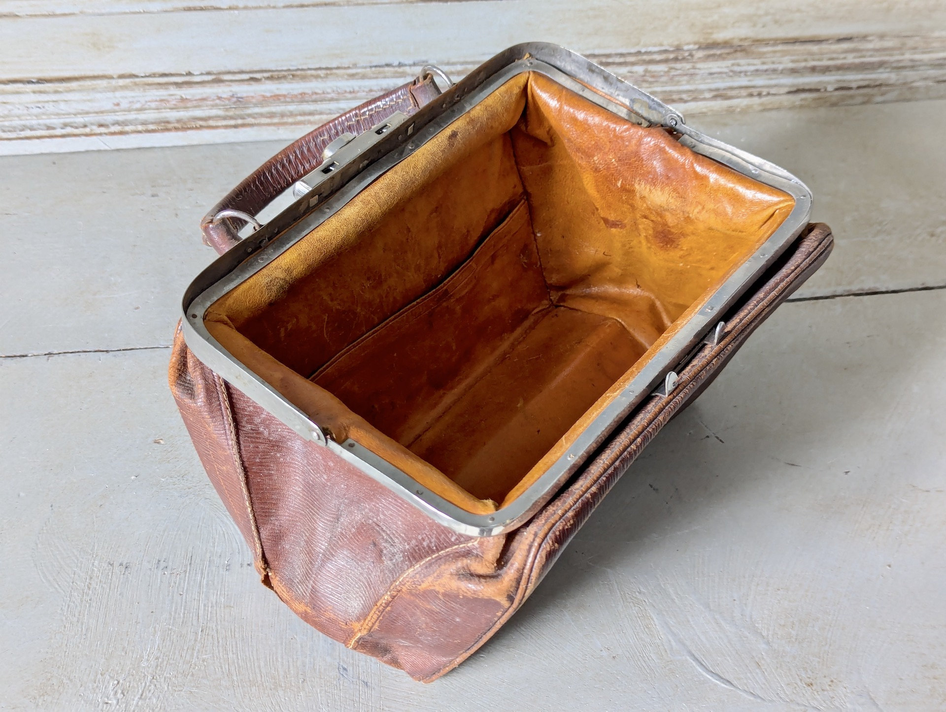 Gladstone bag for sale hotsell
