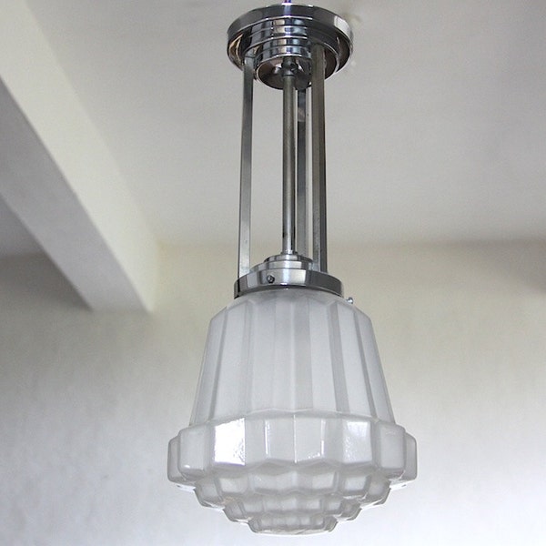 Franse antieke Art-Deco wolkenkrabber licht, modernistische plafond armatuur, wit glas schaduw, Parijs ster schaduw, jaren 1930