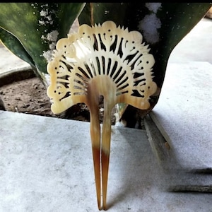 Buffalo Horn Hair Fork | Handmade Indonesian Hair Stick, Natural Gloss, Fan & Floral Motif