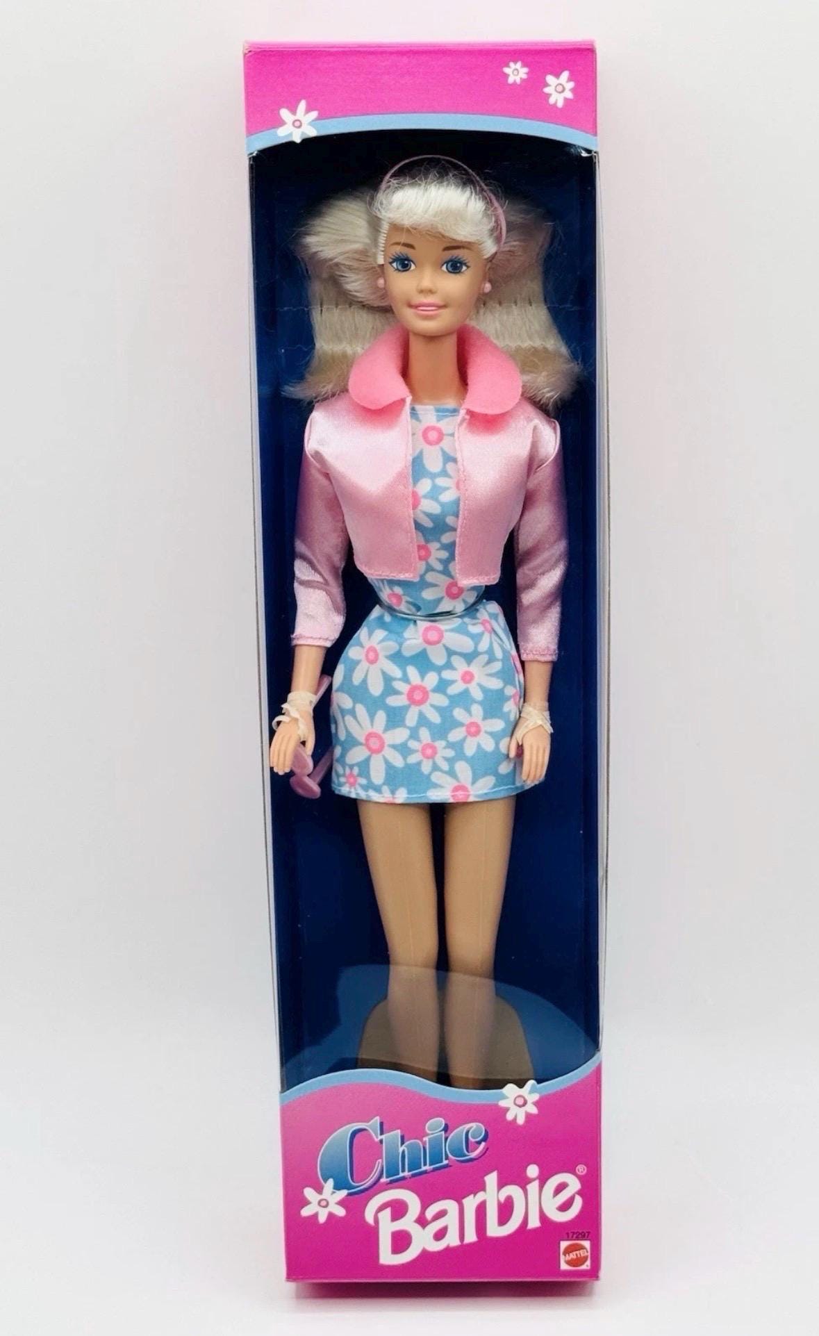 Vintage 1996 Mattel Fashion Avenue Chic Barbie Blonde 17297 NRFB