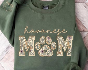 Embroidered Heeler Mom Sweatshirt, Custom Dog Name Sleeve, Floral Applique Dog Mom Gift,Lover Gift,Personalized Pet Owner Sweatshirt
