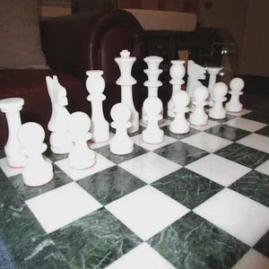 Handmade Green & White Marble Chess Set Luxury Stone Board with Carved Pieces Chess Board with  – Elegant Artisan Chess Game and Gift