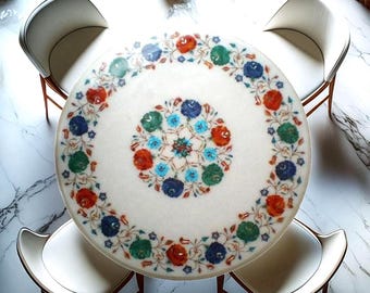 Tablero de mesa de mármol blanco con incrustaciones florales / Arte en piedra dura / Mesa de comedor/centro india hecha a mano / Decoración con piedras semipreciosas