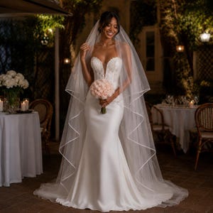 Voile de mariage en cascade deux épaisseurs avec bords en satin
