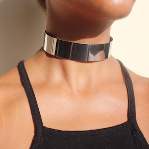 Silver 90's Style Metal Choker Necklace (Silver Tone Stainless Steel)