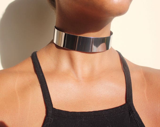 Silver 90's Style Metal Choker Necklace (Silver Tone Stainless Steel)