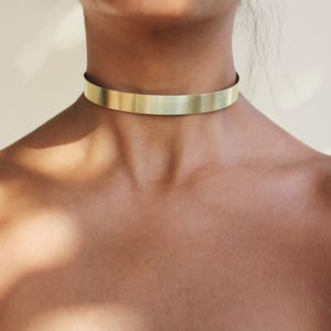 90's Style Thin Gold Choker Necklace
