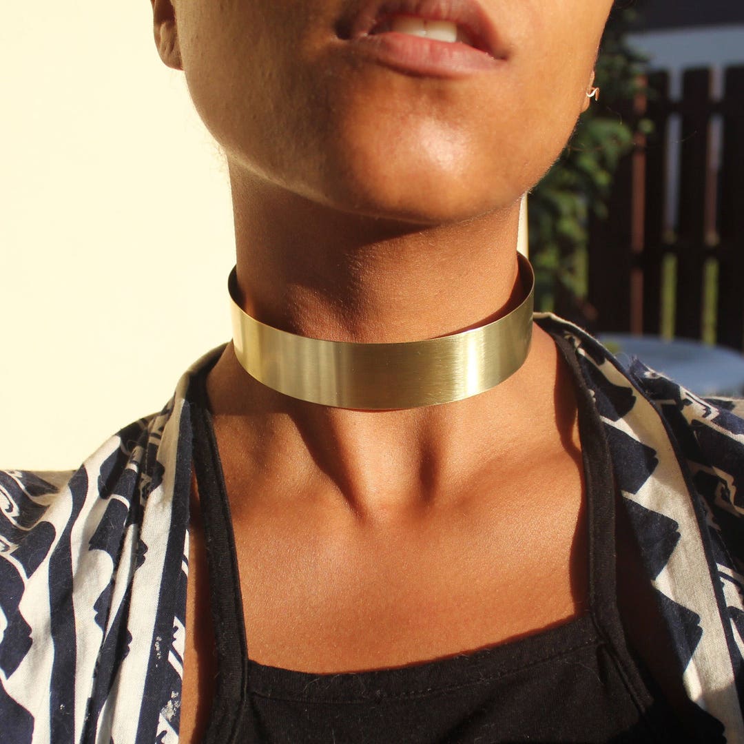 Are chokers in cheap style 2019
