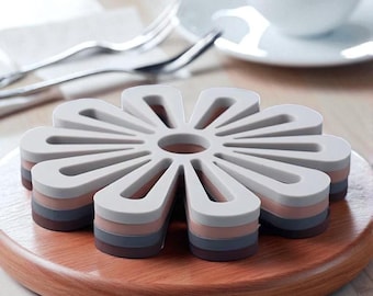 Eco-Friendly Flower Hot Pad: Modern Plastic Kitchen Trivet