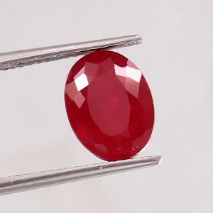 Red Oval Ruby Gemstone – Top Grade Transparent Manik Stone for Rings, Pendants