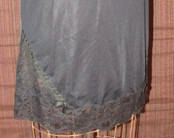 60s Black Nylon Half Slip Vassarette Deadstock Lace Hemline S