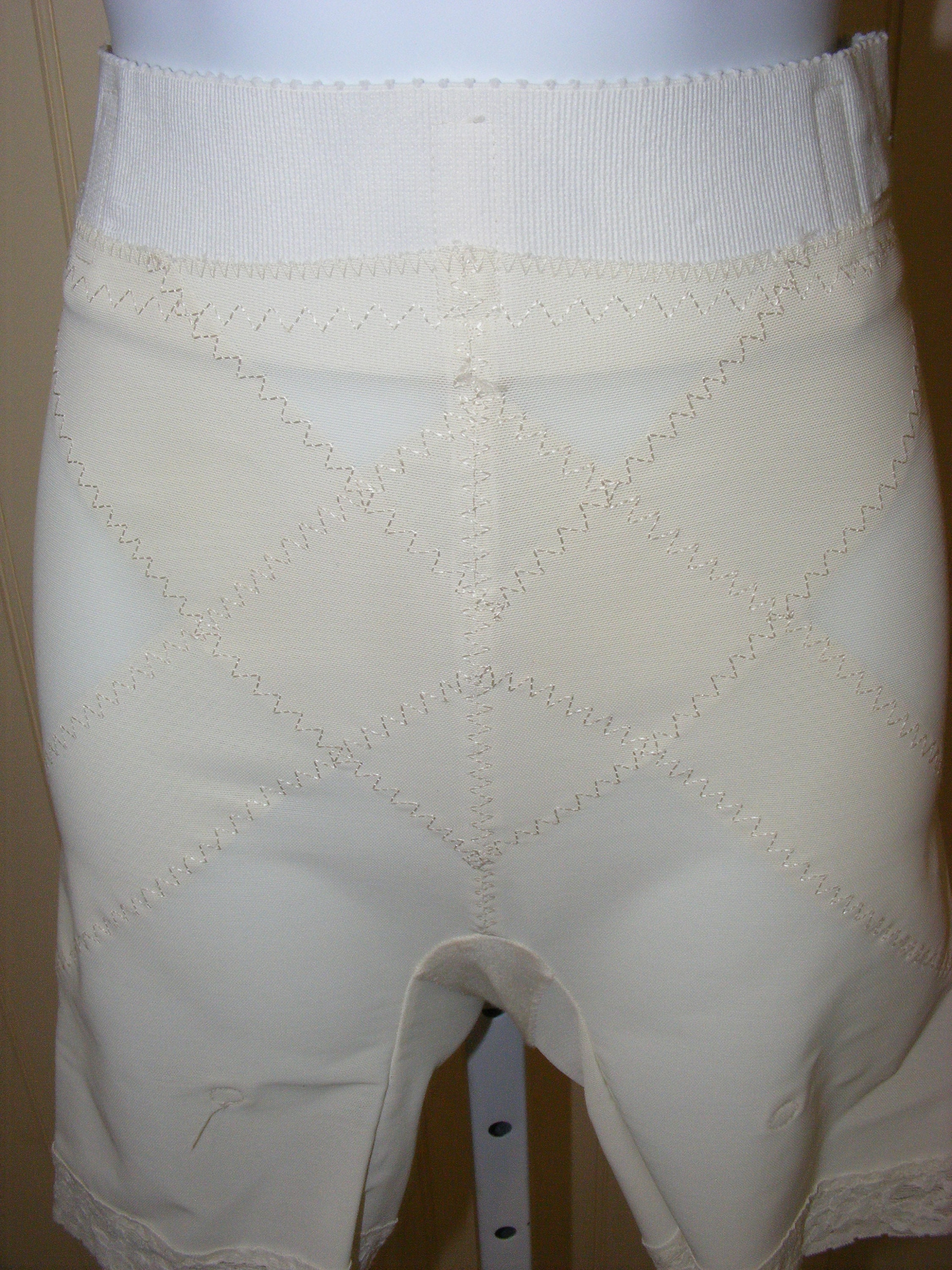Vintage Retro 1960 1970s St Michael Firm Control Girdle in Original Box  Nylon & Spandex Waist 27 Inches Hips 38 Inches -  Canada