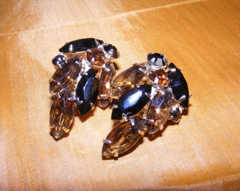 50s Large Clip Earrings Amber Brown Black Rhinestones Vintage Jewelry 1 1/2"