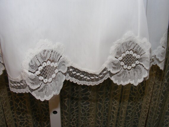 1960s Half Slip White Nylon Deadstock Lace Hem Vi… - image 7