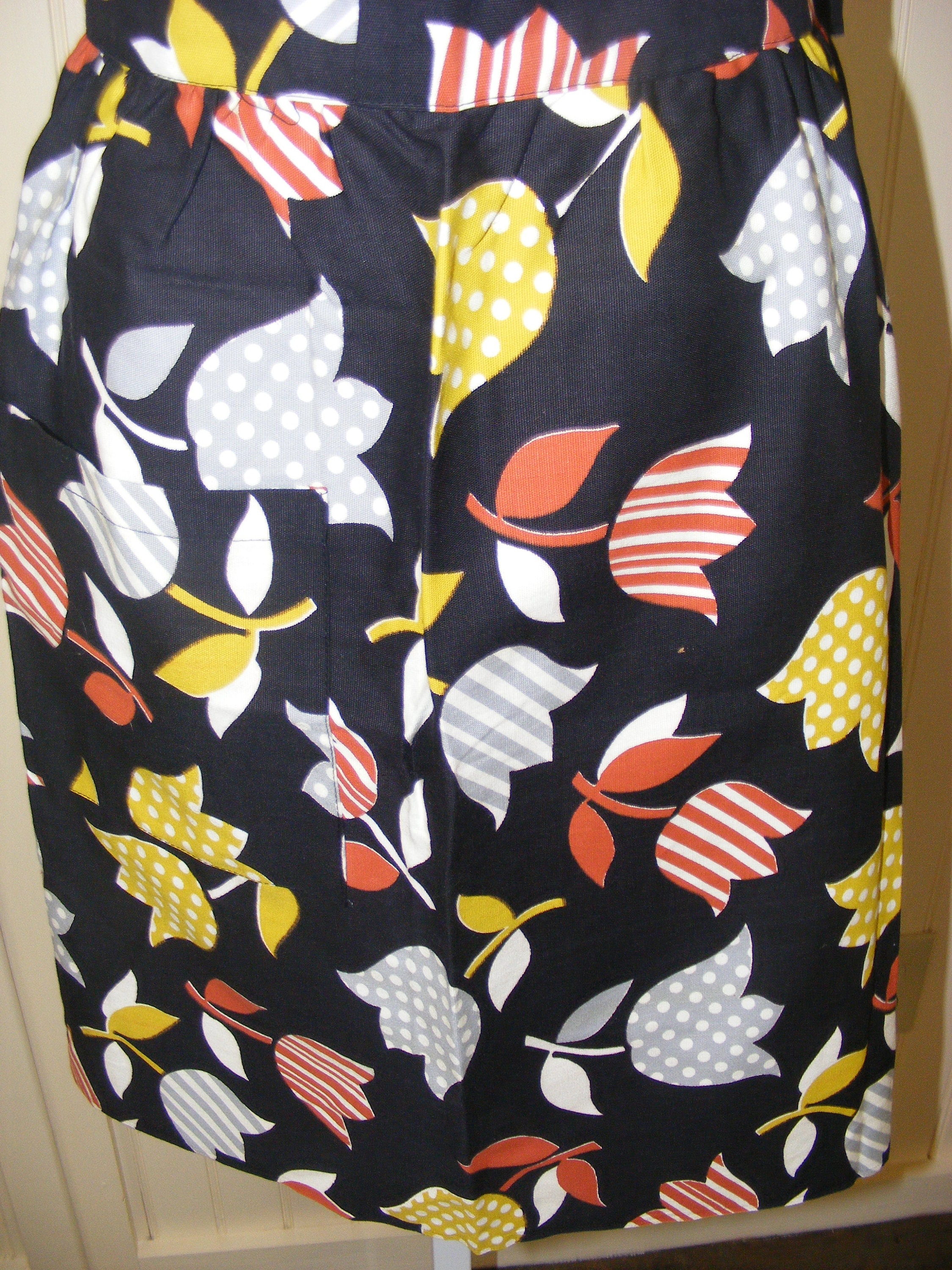 FAF41 Kitchen Apron 70x85 cm Beige Black Cotton Flowers BBQ Apron