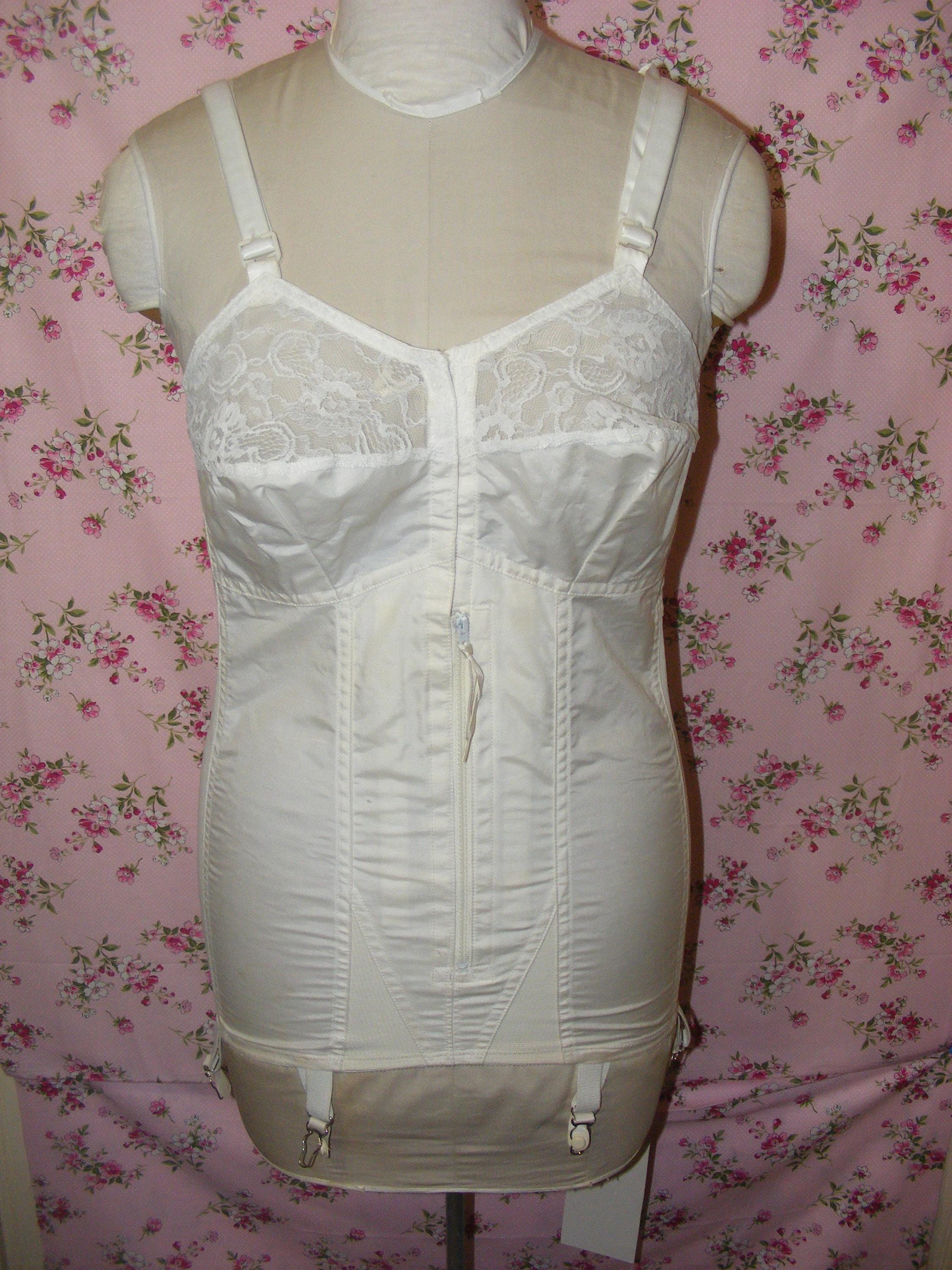 ladysslippervintage 