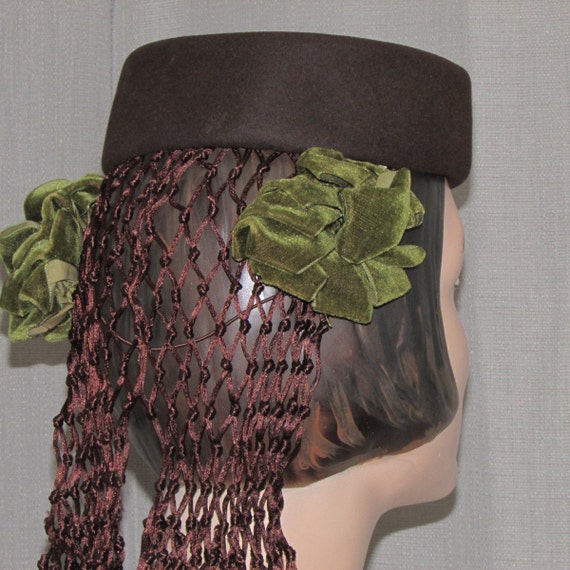 Vintage Early 1940s Hat/ Snood The French Shop CT