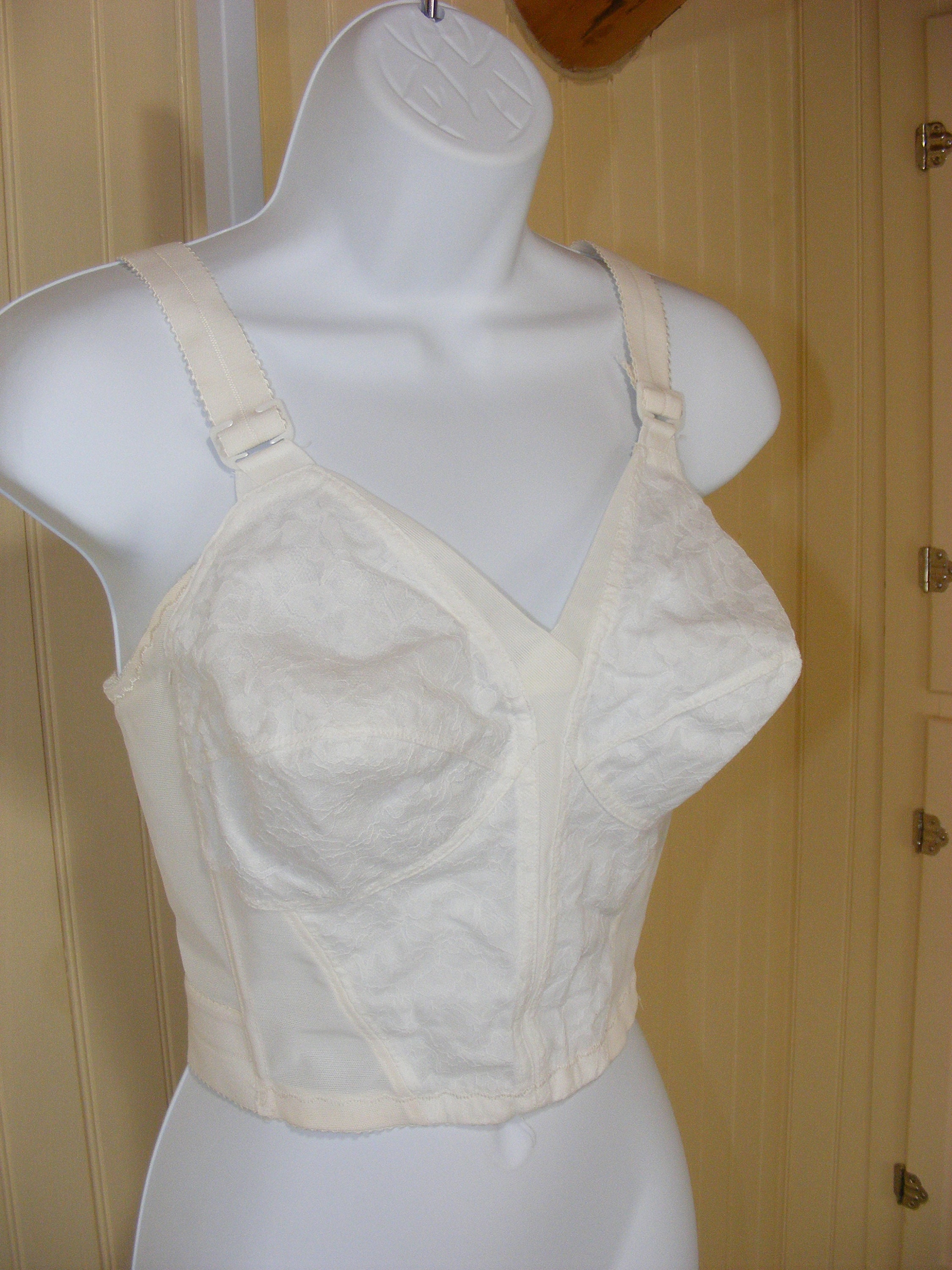 Vintage De Luxe Founsations Front Close Full Support Wire Free Long Line  Bra Snow White 44D 