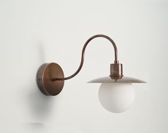 Handgefertigte Messing Wandleuchte - Vintage Globe Leuchte, Mid Century Modern Wandlampe